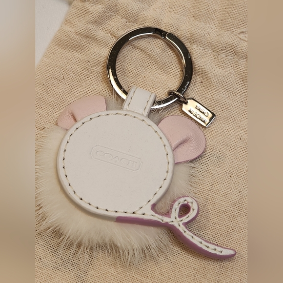 Coach RARE White Mink Mouse Keychain/bag charm - Picture 3 of 3